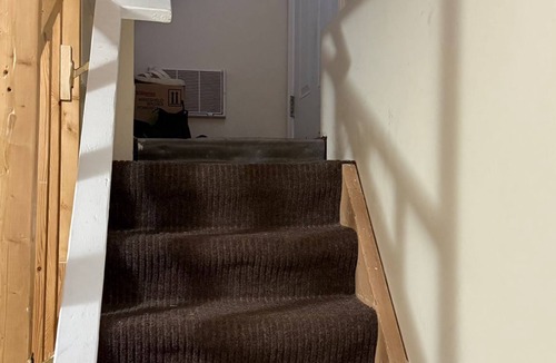 Clairlea House | Modern 1-bedroom upgraded unit close to all amenities
