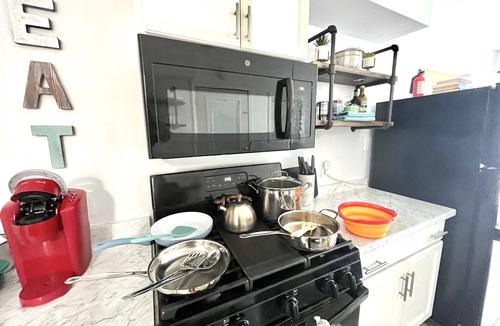 Corning Apartment | Modern 1 Bedroom walk to Glass Museum w/Bonus Wellness Studio