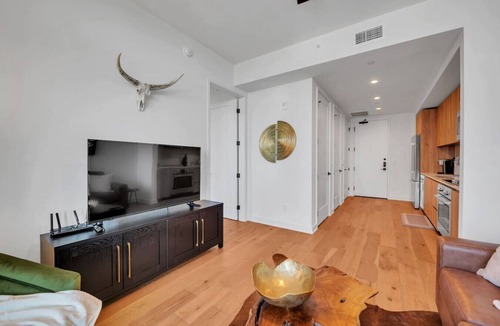 Rainey Street Historic District Apartment | Modern 1-Bedroom with City Views