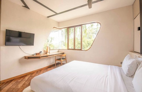 Pererenan Hotel | Modern 1-BR Loft with Art Deco Style Shared Pool