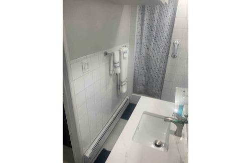 North Side Apartment | Modern 1 BR with NYC Flare