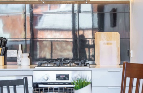 Hawthorn Apartment | Modern 1b Apt Near Swinburne University