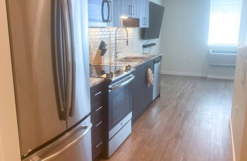 Buckman Neighborhood Apartment | Modern 1B w/AC