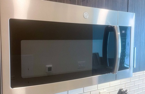 Buckman Neighborhood Apartment | Modern 1B w/AC