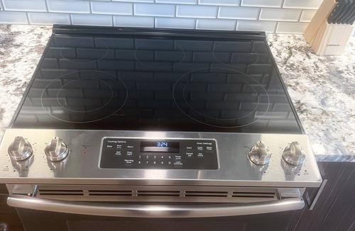 Buckman Neighborhood Apartment | Modern 1B w/AC