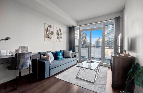 Yonge-Eglinton Apartment | Modern 1Bd & Den Condo with Balcony Lillian St