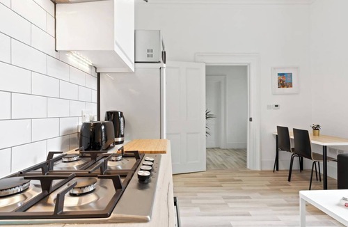 Coldharbour Apartment | Modern 1BD Flat in Brixton