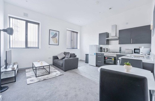 Brierley Hill Apartment | Modern 1BED Budget Apartment in Dudley