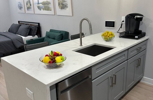 Jersey City Apartment | Modern 1BR 1BA Apartment