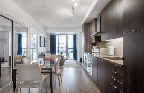 Toronto Entertainment District Condo | Modern 1BR + 1BA - Waterfront Condo/CN Tower!