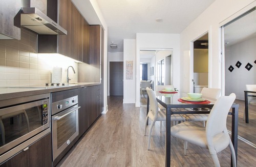 Toronto Entertainment District Condo | Modern 1BR + 1BA - Waterfront Condo/CN Tower!