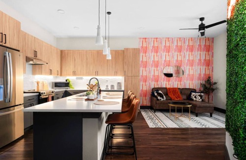 North Burnet Apartment | Modern 1BR/6 Min Domain/Pool + Gym/12 Min DT