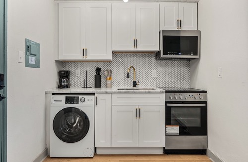 Central Gardens Apartment | Modern 1BR Apartment, Memphis
