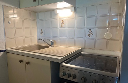 Gruissan Apartment | Modern 1BR Apartment with Pool & Garage in Gruissan, Near Beach & Shops