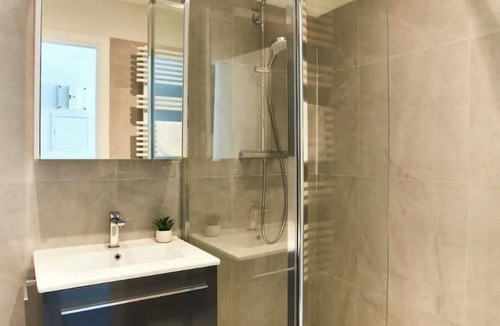 Faubourg-du-Roule Apartment | Modern 1BR by Parc Monceau