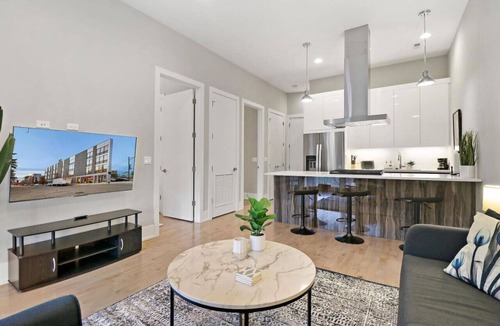 River North Apartment | Modern 1BR Chicago Apartment