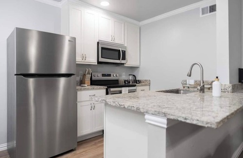 Old East Dallas Condo | Modern 1BR Condo Near Uptown Dallas