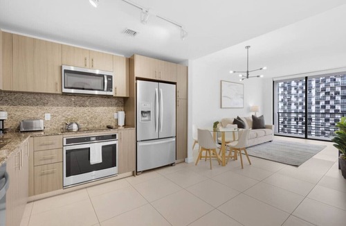 Doral Apartment | Modern 1BR| Downtown Doral