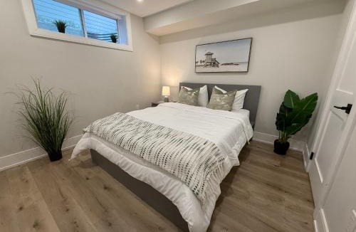 Beaconsfield Village Apartment | Modern 1BR - Heart of Queen West