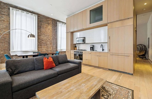 Tulane - Gravier Apartment | Modern 1BR in Historic Schoolhouse | Gated Parking