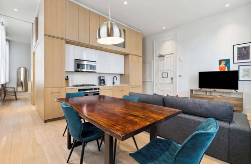 Tulane - Gravier Apartment | Modern 1BR in Historic Schoolhouse | Gated Parking