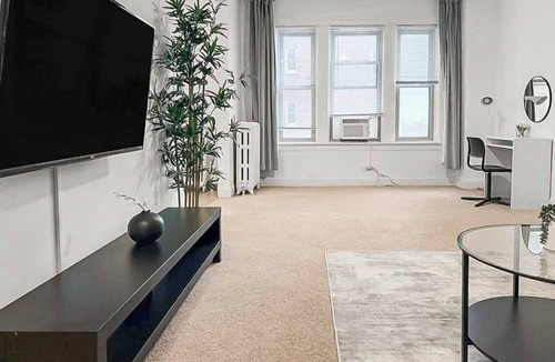 East Hyde Park Apartment | Modern 1BR in Historic HydePark