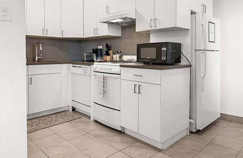 East Hyde Park Apartment | Modern 1BR in Historic HydePark