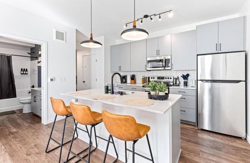 Uptown Apartment | Modern 1BR in Lowry Hill | Near Shops & Dining
