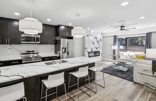 Tucker Apartment | Modern 1BR near Emory, Mercer & major health campus
