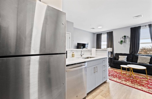 Everett Apartment | Modern 1BR Near Encore 9276