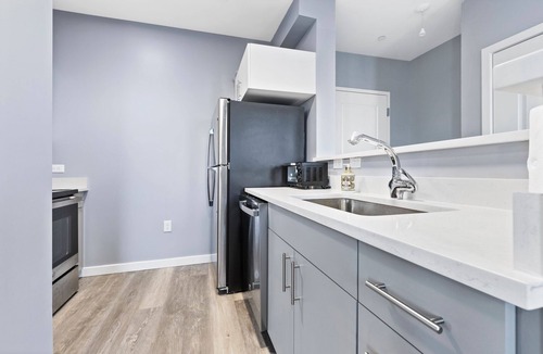 Everett Apartment | Modern 1BR Near Encore 9276