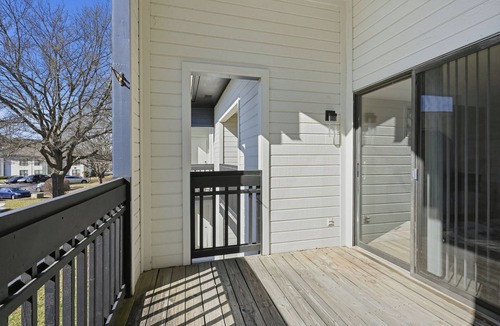 Hurstbourne Acres Apartment | Modern 1BR | Relax & Unwind
