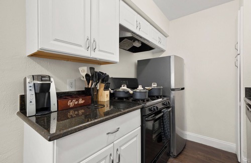 Austin Apartment | Modern 1BR Retreat in Vibrant Austin w/AC