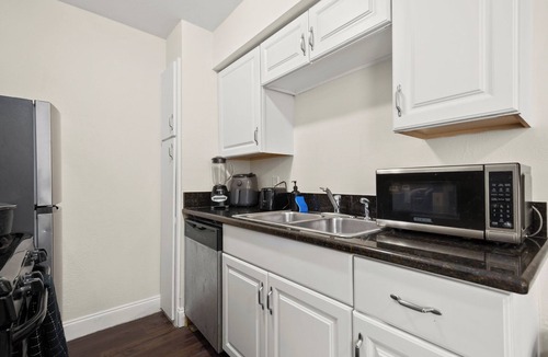 Austin Apartment | Modern 1BR Retreat in Vibrant Austin w/AC