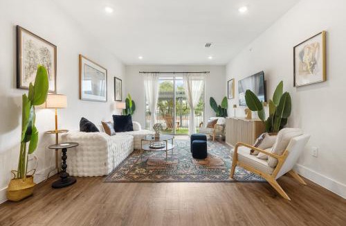 Austin Apartment | Modern 1BR Retreat w Pool and Patio Access