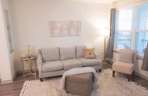 Madison House | Modern 1BR Stay with Balcony Lake Views Near Parks