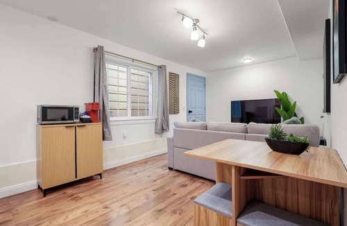 Inner Parkside House | Modern 1BR Suite w/Private Entry Near SFSU, Park & Transit