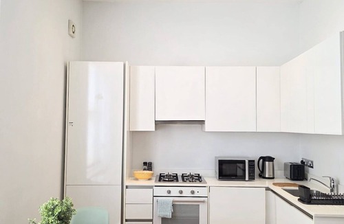 South Hampstead Apartment | Modern 1BR w/AC - SouthHampstead