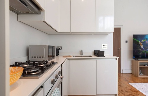 South Hampstead Apartment | Modern 1BR w/AC - SouthHampstead