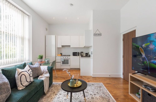 South Hampstead Apartment | Modern 1BR w/AC - SouthHampstead