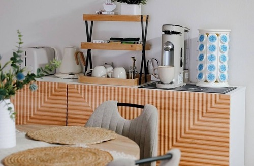 O'Hare Apartment | Modern 1BR w/Workspace near O'Hare