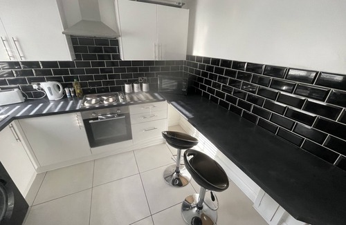 Hull House | Modern -2 Bed Room House very Spacious