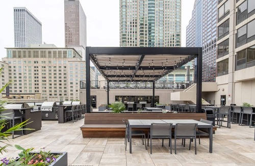 Near North Side Condo | Modern 2 Bed/1 Bath condo. Great Location and Views