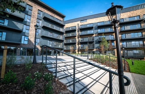 Ashford Apartment | Modern 2-Bed, 2-Bath Apartment in Central Ashford