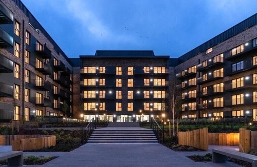 Ashford Apartment | Modern 2-Bed, 2-Bath Apartment in Central Ashford