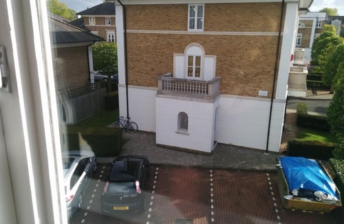 Chiswick Riverside Apartment | Modern 2 Bed-2 bathroom flat in London Chiswick Zone 2