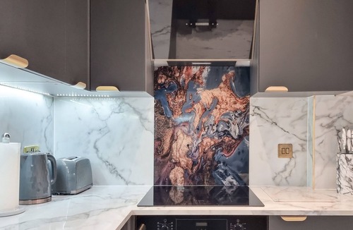 Castlefield Apartment | Modern 2-Bed Apartment with Canal View