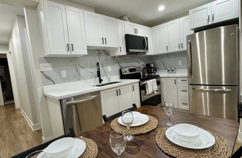The Beaches House | Modern 2 bed apartment - Beaches, Toronto