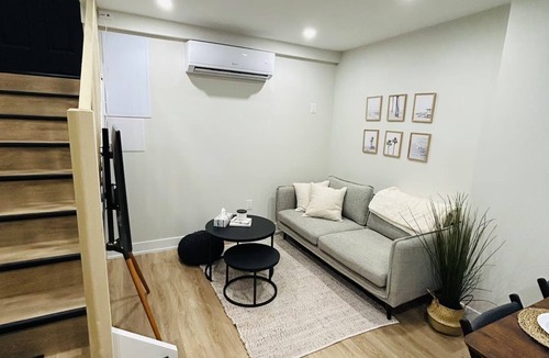 The Beaches House | Modern 2 bed apartment - Beaches, Toronto