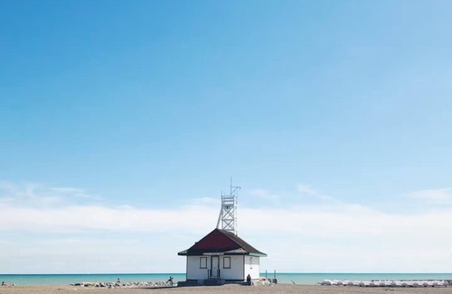 The Beaches House | Modern 2 bed apartment - Beaches, Toronto